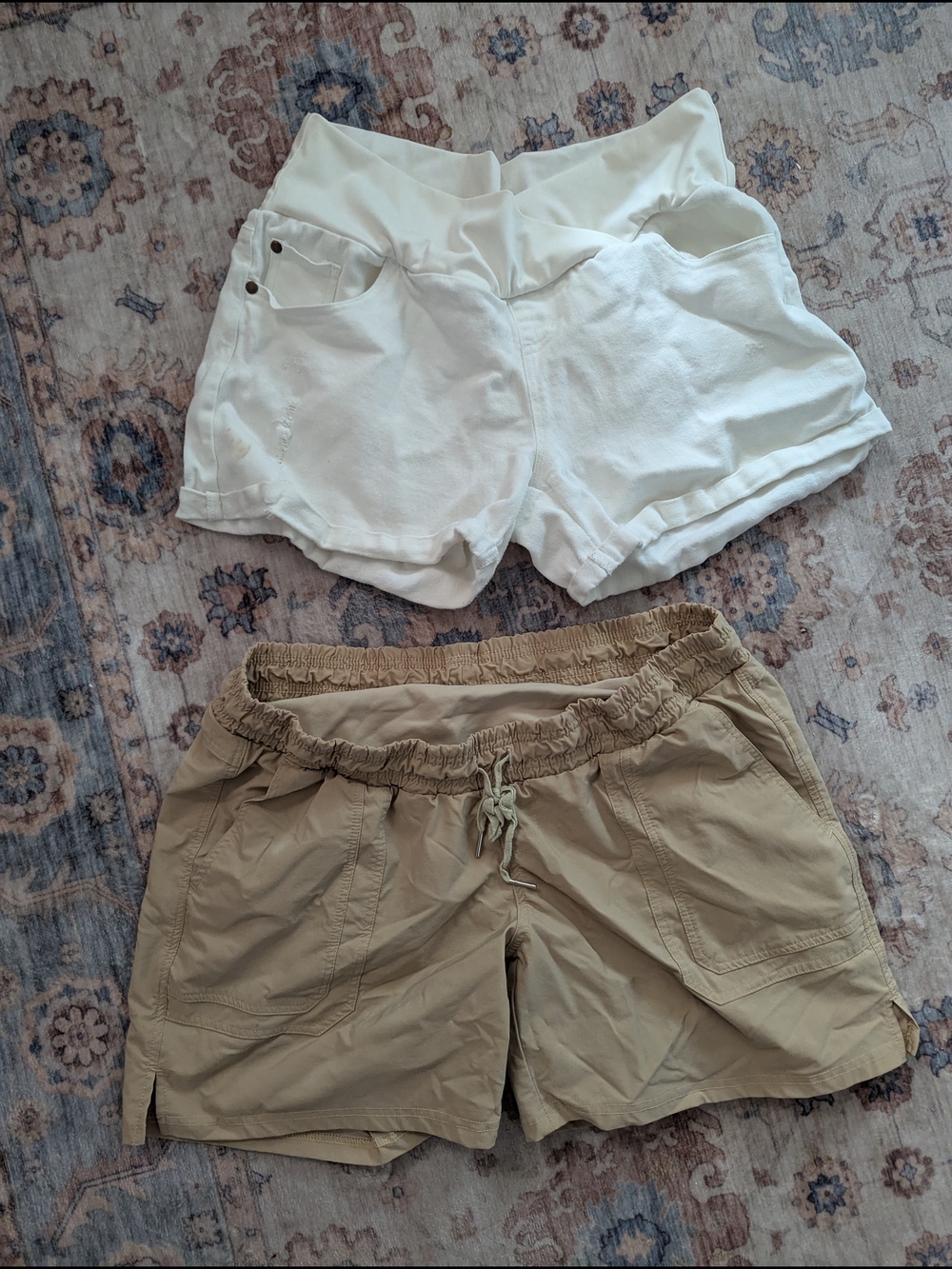 Women’s Casual Shorts in White and Tan